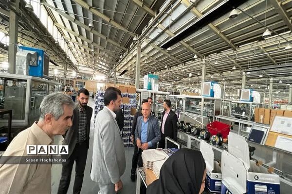 بازدید مدیرکل فنی و حرفه‌ای و کاردانش وزارت آموزش و پرورش از خط تولید شرکت الکتروژن اسلامشهر