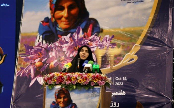 تاکید بر حمایت‌های سیاسی و قانونی از توسعه فعالیت‌های زنان روستایی و عشایری