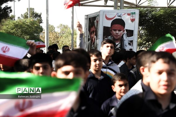 آیین افتتاحیه اردوهای دانش‌آموزی راهیان بهشت