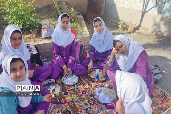 صبحانه سلامت در دبستان بوستان شهرستان بن