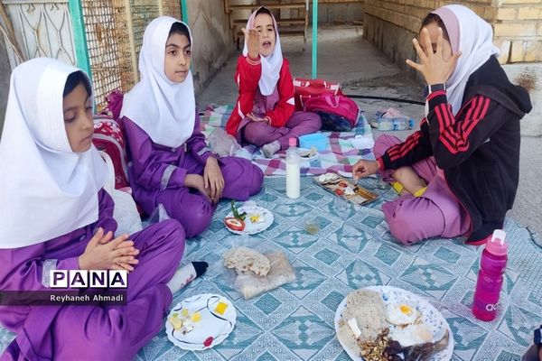 صبحانه سلامت در دبستان بوستان شهرستان بن