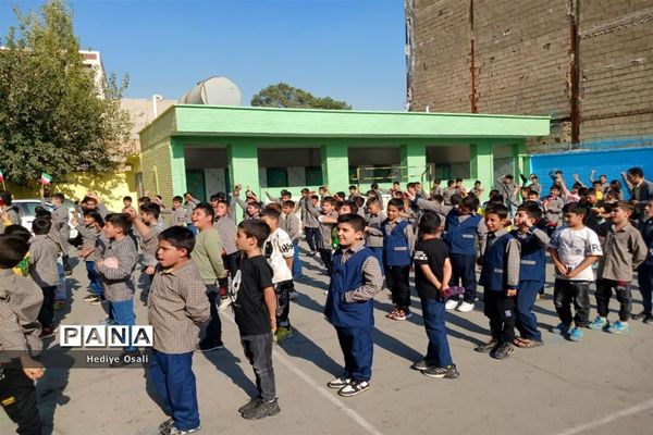 پویش اهدای آب به مردم مظلوم فلسطین درمدارس شهرستان اسلامشهر