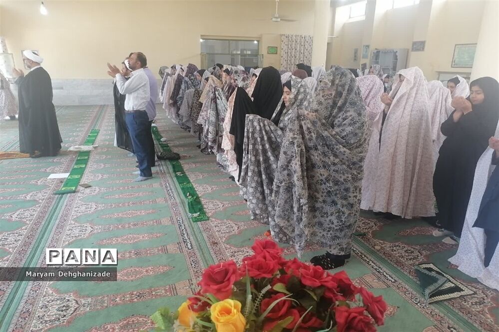 برگزاری سه‌شنبه‌های نمازی دبیرستان شهید صلواتی شهرستان مهریز