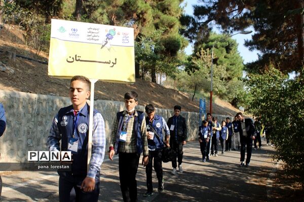 برگزاری بازی‌های تاما توسط دانش‌آموزخبرنگاران پانای لرستان در اردوگاه شهید باهنر تهران