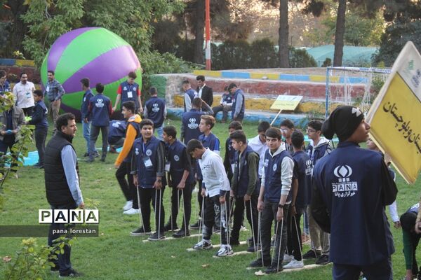 برگزاری بازی‌های تاما توسط دانش‌آموزخبرنگاران پانای لرستان در اردوگاه شهید باهنر تهران