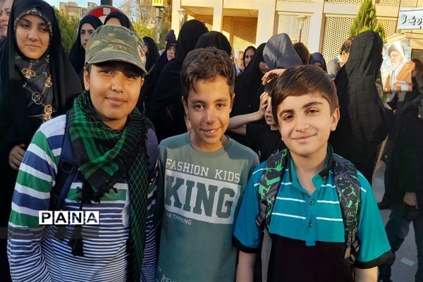 خروش هزار نفری مردم اصفهان علیه جنایات رژیم صهیونیستی در کشتار مردم مظلوم فلسطین در میدان امام حسین (ع)