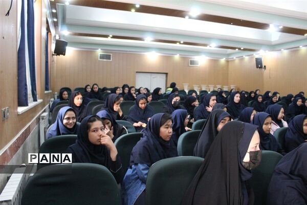 کارگاه تاب‌آوری بر مبنای امید به مناسبت هفته بهداشت و  روان در اداره آموزش پرورش شهر جوادآباد