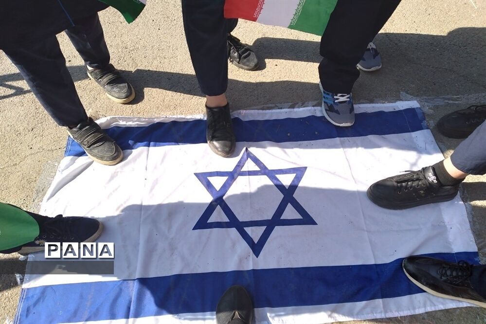 زنگ  همبستگی  با مردم مظلوم فلسطین در مدارس شهرستان‌قدس