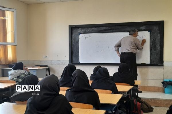 اجرای طرح ایران مهارت در دبیرستان حضرت زینب (س) شهرستان کاشمر