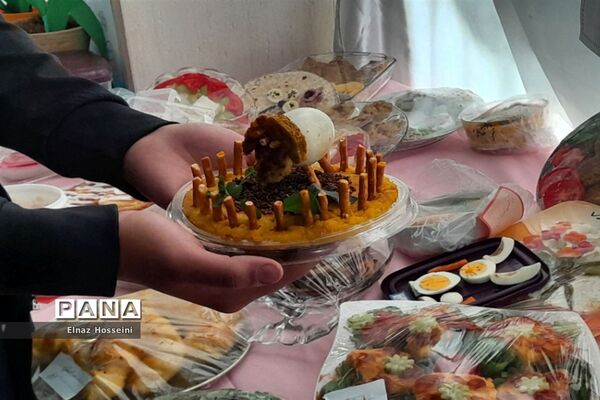 جشنواره صبحانه سالم در روز جهانی غذا در دبیرستان پژمان بختیاری