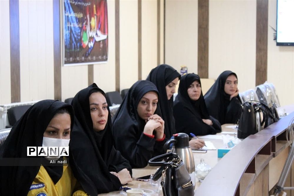 برگزاری جلسه هم‌اندیشی مربیان تربیت بدنی در شهر جوادآباد