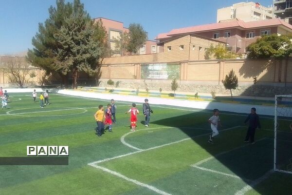 زنگ‌های ورزش پویا  و تجهیز فوتبال در دبستان ایمان رودهن