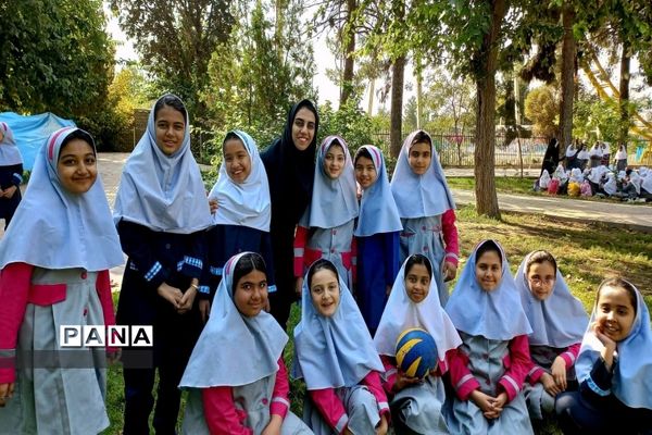 اجرای طرح لبخند اردوهای یک‌روزه شهید نیری در بوستان پانزده خرداد شهرستان‌ورامین