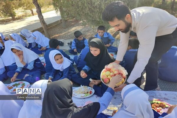 روزجهانی غذا در دبستان ابن مظاهر خاتم