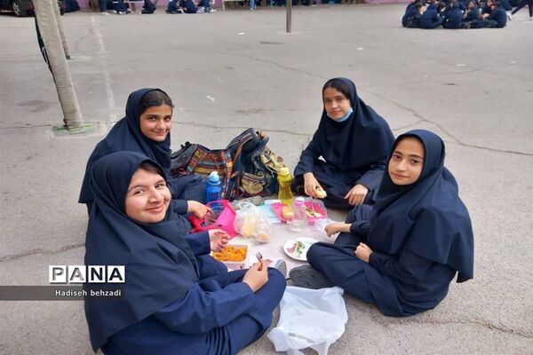 جشنواره غذا و مسابقات ورزشی درآموزشگاه آیت‌الله گلپایگانی اسلامشهر