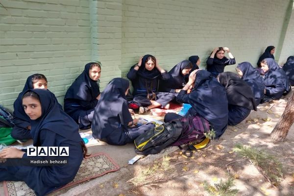 جشنواره غذا و مسابقات ورزشی درآموزشگاه آیت‌الله گلپایگانی اسلامشهر