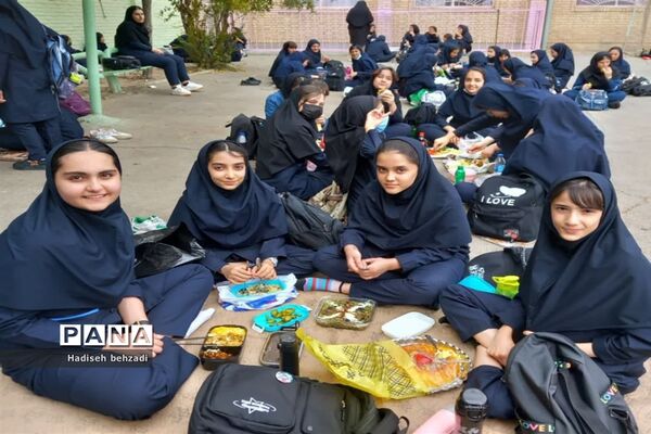 جشنواره غذا و مسابقات ورزشی درآموزشگاه آیت‌الله گلپایگانی اسلامشهر