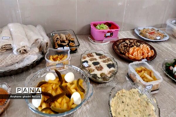 جشنواره غذا سالم و مفید در آموزشگاه هفتم تیر