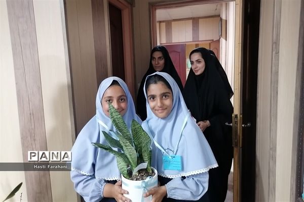 تقدیر از اعضای کمیته روانی اجتماعی توسط همیاران مشاوره قرچک