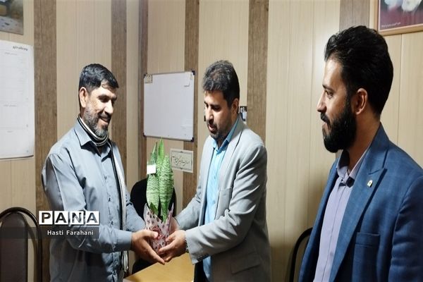 تقدیر از اعضای کمیته روانی اجتماعی توسط همیاران مشاوره قرچک