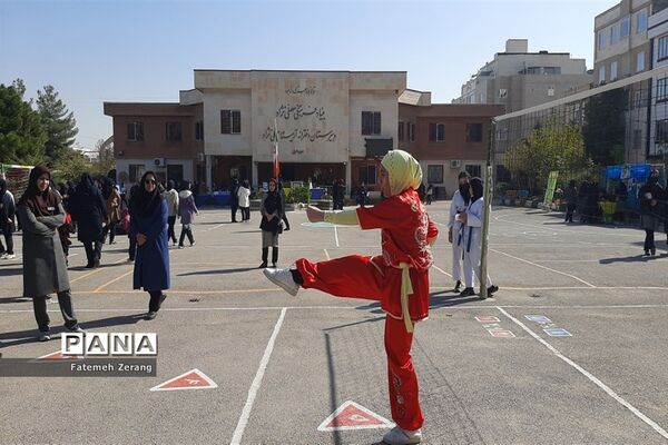 بازدید مسئولین آموزش و پرورش ناحیه ۷ از طرح پیش به سوی تندرستی جسم و روان