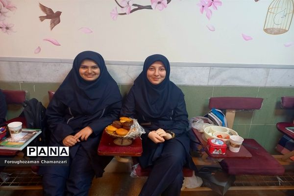 جشنواره صبحانه سالم در دبیرستان نمونه فرهنگ مهشید مصلی نژاد