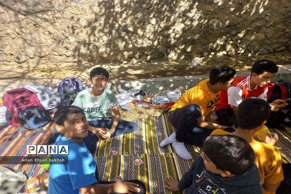 اولین اردوی دانش‌آموزان دبیرستان پسرانه نمونه دانش  کاشمر