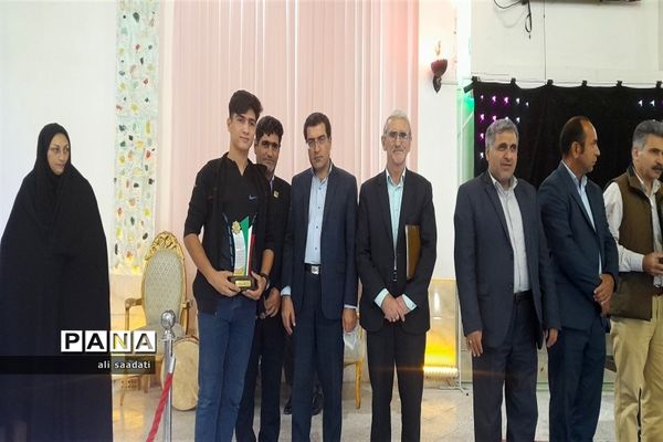 آیین تجلیل از نخبگان و افتخار آفرینان کنکور سراسری ۱۴۰۲ هزار مسجد-شهرستان کلات