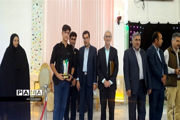 آیین تجلیل از نخبگان و افتخار آفرینان کنکور سراسری ۱۴۰۲ هزار مسجد-شهرستان کلات