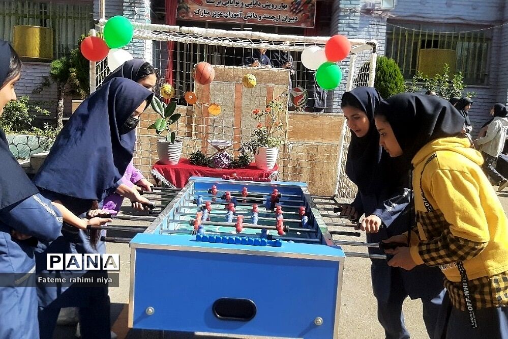 گرامیداشت هفته تربیت‌بدنی در دبیرستان تربیت رودهن