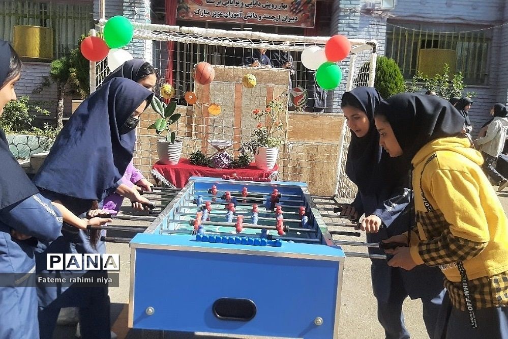 گرامیداشت هفته تربیت‌بدنی در دبیرستان تربیت رودهن