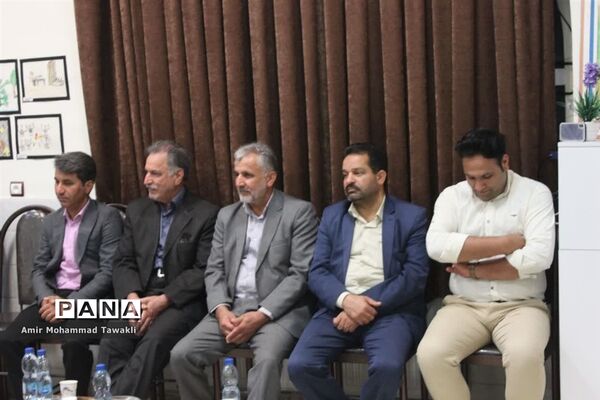 مشاعره نوجوانان دوستدار شعر و ادبیات فارسی