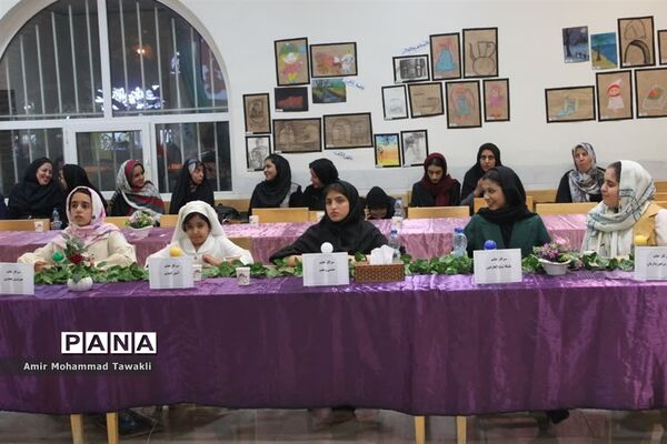 مشاعره نوجوانان دوستدار شعر و ادبیات فارسی
