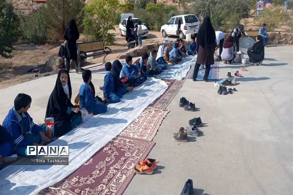 طبیعت گردی دانش‌آموزان آموزشگاه امید به‌مناسبت روز ملی پارالمپیک