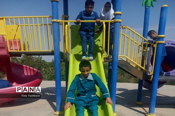 طبیعت گردی دانش‌آموزان آموزشگاه امید به‌مناسبت روز ملی پارالمپیک