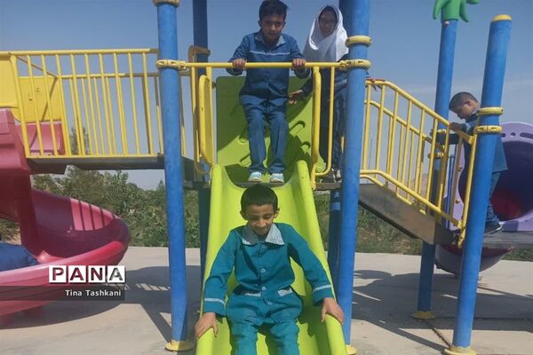 طبیعت گردی دانش‌آموزان آموزشگاه امید به‌مناسبت روز ملی پارالمپیک