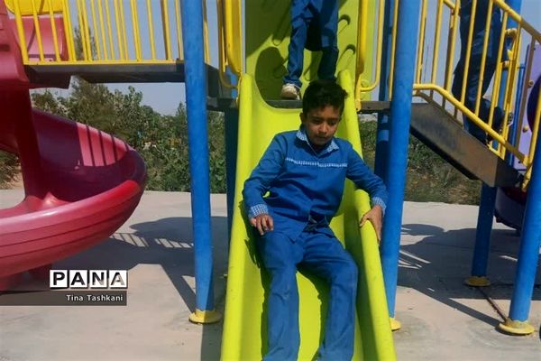 طبیعت گردی دانش‌آموزان آموزشگاه امید به‌مناسبت روز ملی پارالمپیک