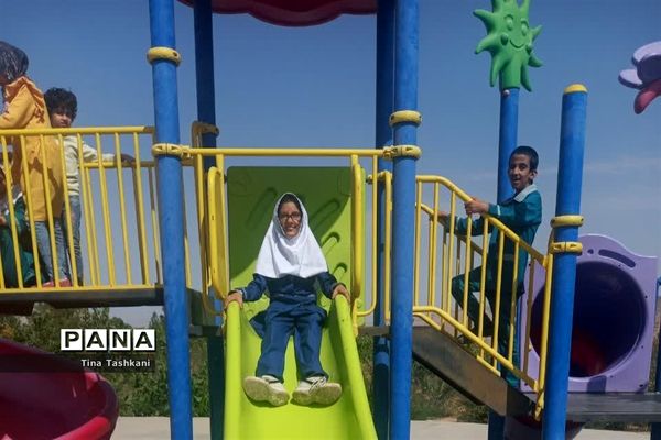 طبیعت گردی دانش‌آموزان آموزشگاه امید به‌مناسبت روز ملی پارالمپیک