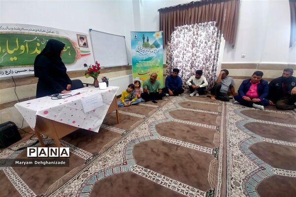 برگزاری جلسات انجمن اولیاء و مربیان در هفته پیوند اولیاء و  مربیان شهرستان مهریز