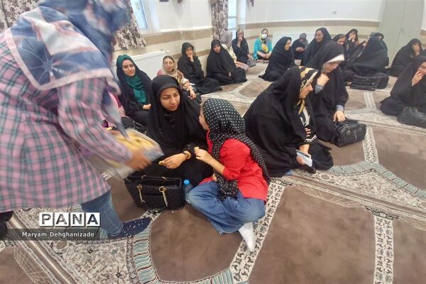 برگزاری جلسات انجمن اولیاء و مربیان در هفته پیوند اولیاء و  مربیان شهرستان مهریز