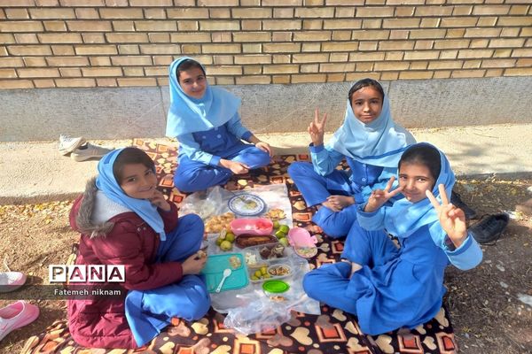 تشویق دانش‌آموزان به فرهنگ صبحانه سلامت