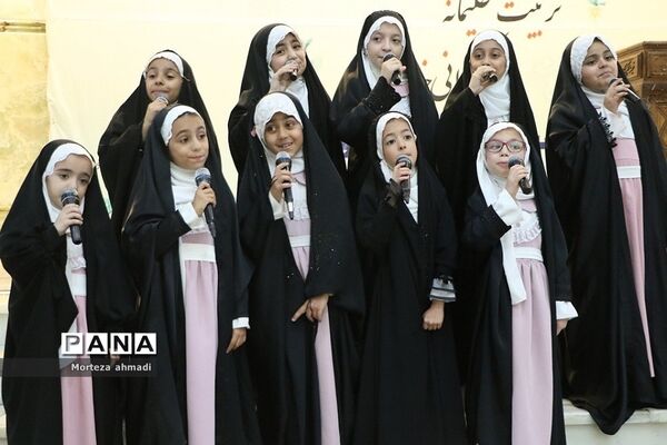 بزرگداشت هفته اولیا و مربیان و تجدید میثاق با آرمان‌های امام راحل در مرقد امام خمینی(ره)