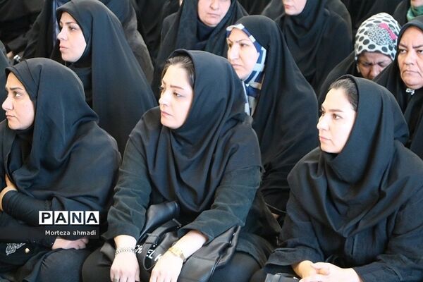 بزرگداشت هفته اولیا و مربیان و تجدید میثاق با آرمان‌های امام راحل در مرقد امام خمینی(ره)
