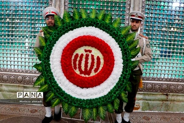 بزرگداشت هفته اولیا و مربیان و تجدید میثاق با آرمان‌های امام راحل در مرقد امام خمینی(ره)