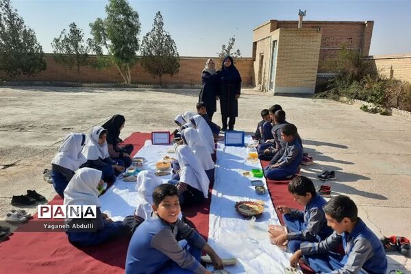 روز جهانی غذا در دبستان محمد منتظری