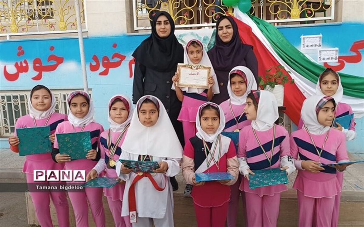 گرامیداشت هفته تربیت‌بدنی در مدرسه توفیق شهرستان رباط کریم/فیلم