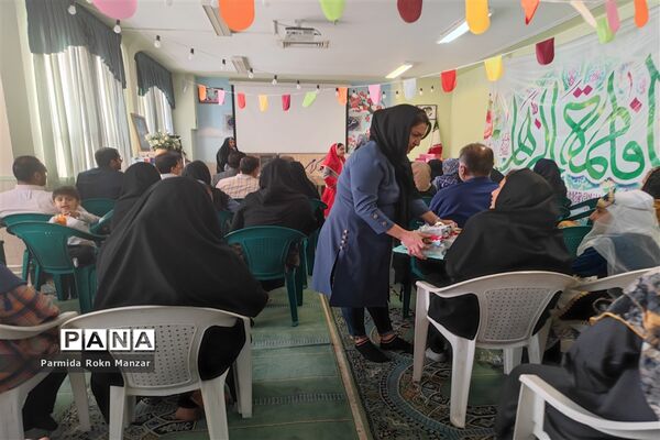 برگزاری انتخابات  انجمن اولیا‍‌ و مربیان در دبستان شاهد فاطمه‌الزهرا(س)