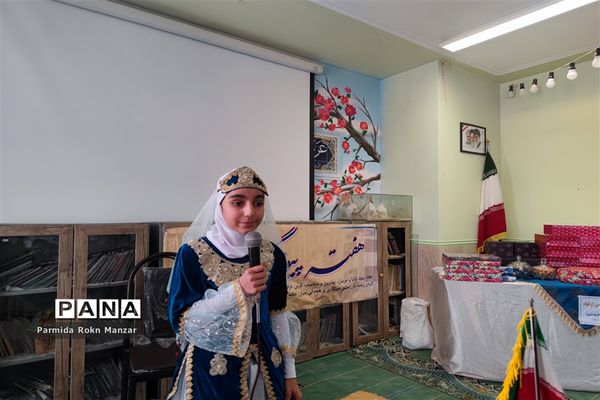 برگزاری انتخابات  انجمن اولیا‍‌ و مربیان در دبستان شاهد فاطمه‌الزهرا(س)