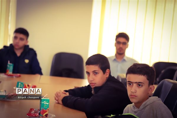 دیدار معاون پرورشی و فرهنگی آموزش و پرورش شهر تهران با دانش‌آموز خبرنگاران پانا