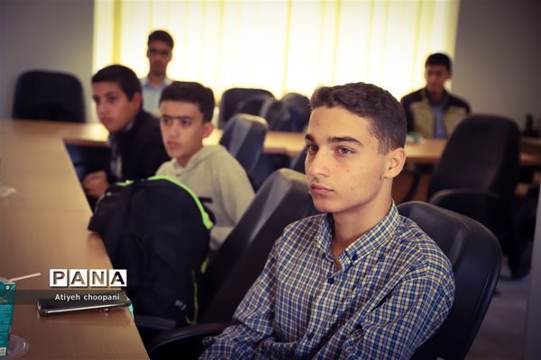 دیدار معاون پرورشی و فرهنگی آموزش و پرورش شهر تهران با دانش‌آموز خبرنگاران پانا